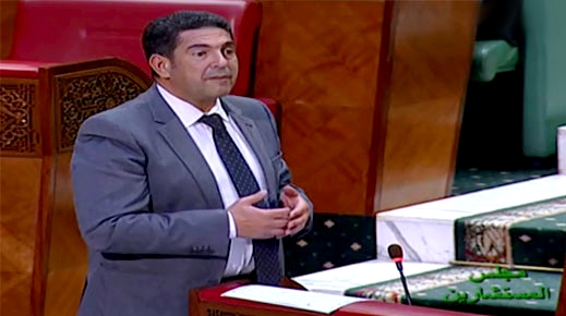 أمزازي يستبعد تسبّب "أساتذة التعاقد" في "سنة بيضاء" ويصرّ على التحاقهم بالمدارس لمواصلة الحوار أمزازي يستبعد تسبّب "أساتذة التعاقد" في "سنة بيضاء" ويصرّ على التحاقهم بالمدارس لمواصلة الحوار