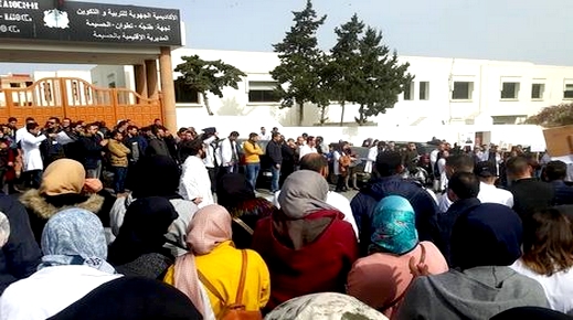 مديرية الحسيمة تتوعد "أساتذة التعاقد" وتمنحهم آخر فرصة للالتحاق بعملهم مديرية الحسيمة تتوعد "أساتذة التعاقد" وتمنحهم آخر فرصة للالتحاق بعملهم