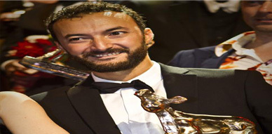 المغربي نصر الدين دشار يفوز بجائزة أفضل ممثل هولندي عن دوره في فيلم "الرباط" المغربي نصر الدين دشار يفوز بجائزة أفضل ممثل هولندي عن دوره في فيلم "الرباط"