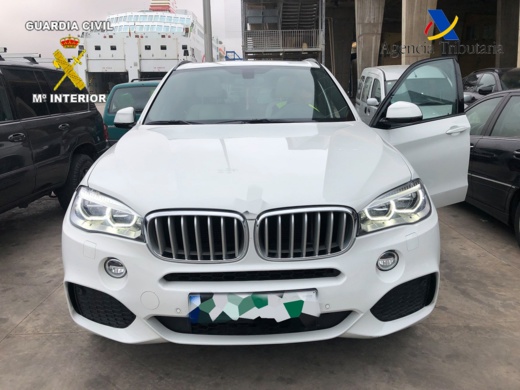 بالصور.. توقيف بلجيكي يقود سيارة فاخرة بمدينة مليلية مسروقة من بلجيكا بالصور.. توقيف بلجيكي يقود سيارة فاخرة بمدينة مليلية مسروقة من بلجيكا