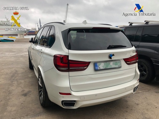 بالصور.. توقيف بلجيكي يقود سيارة فاخرة بمدينة مليلية مسروقة من بلجيكا بالصور.. توقيف بلجيكي يقود سيارة فاخرة بمدينة مليلية مسروقة من بلجيكا