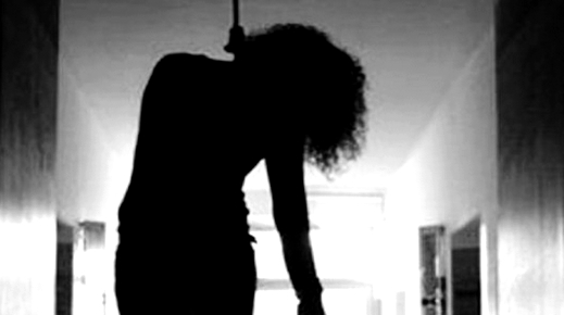 صباح أول أيام رمصان.. العثور على شابة معلقة بحبل بمنزل أسرتها بجرسيف وفرضية الإنتحار واردة صباح أول أيام رمصان.. العثور على شابة معلقة بحبل بمنزل أسرتها بجرسيف وفرضية الإنتحار واردة