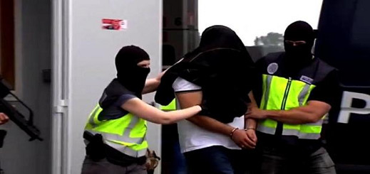 تفكيك شبكة سرقت عائدات الضرائب لتجنيد مغاربة ضمن صفوف داعش تفكيك شبكة سرقت عائدات الضرائب لتجنيد مغاربة ضمن صفوف داعش