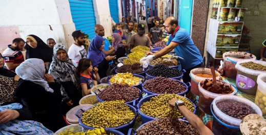 الصحة تتخذ سلسلة من التدابير لمراقبة محلات بيع المأكولات والمنتجات الغذائية خلال شهر رمضان الصحة تتخذ سلسلة من التدابير لمراقبة محلات بيع المأكولات والمنتجات الغذائية خلال شهر رمضان