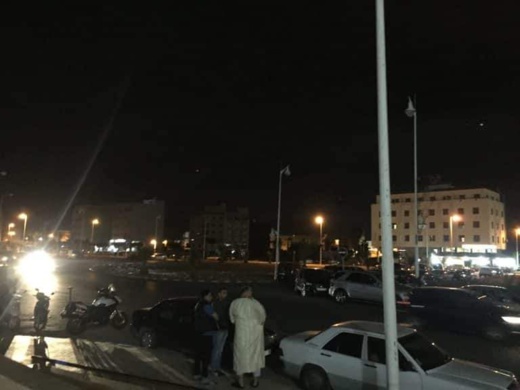 مطالب بتوفير الإنارة أمام مسجد محمد السادس بالناظور بعد مرور 24 ساعة على افتتاحه 