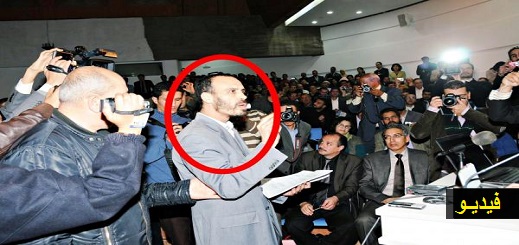 مثير بالفيديو: مغربي يدعي "التنبؤ" ويحدد ليلة القدر موعدا لنهاية العالم ونزول "الله" إلى الأرض لجعلها جنة مثير بالفيديو: مغربي يدعي "التنبؤ" ويحدد ليلة القدر موعدا لنهاية العالم ونزول "الله" إلى الأرض لجعلها جنة