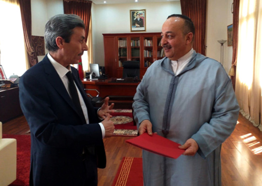 البرلماني الطيب البقالي يسلم وزير الثقافة ملتمسا للنهوض بالتراث اللامادي لقبيلة آيت اسعيذ وإحداث مركب ثقافي بالكبداني البرلماني الطيب البقالي يسلم وزير الثقافة ملتمسا للنهوض بالتراث اللامادي لقبيلة آيت اسعيذ وإحداث مركب ثقافي بالكبداني