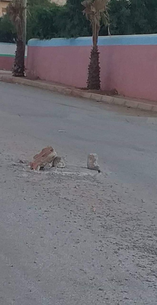 بالصور.. حفرة وسط الشارع العام بجماعة الكبداني تربك حركة السير والجولان بالصور.. حفرة وسط الشارع العام بجماعة الكبداني تربك حركة السير والجولان