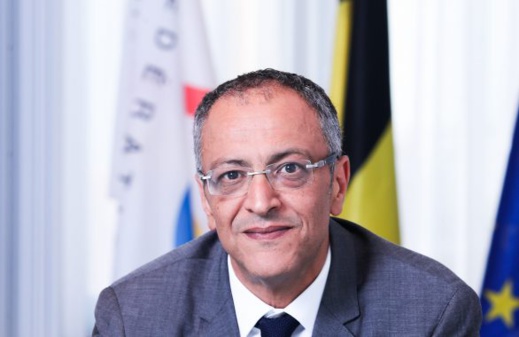 مدران .. قصة نجاح مغربي من ابن مهاجر إلى وزير للشباب ببلجيكا مدران .. قصة نجاح مغربي من ابن مهاجر إلى وزير للشباب ببلجيكا