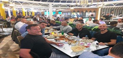 بالصورة.. الدولي الريفي أمرابط على وشك الانتهاء من مشروعه التجاري بهولندا