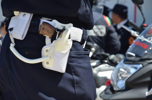 فتح تحقيق مع شرطي يشتبه به في المساعدة على الهجرة السرية فتح تحقيق مع شرطي يشتبه به في المساعدة على الهجرة السرية