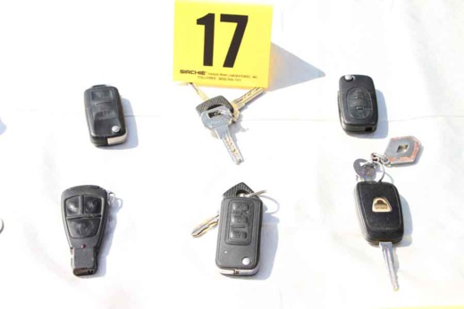 أمن الناظور يعرض محجوزات عصابة إجرامية تنشط في ترويج المخدرات والمؤثرات العقلية أمن الناظور يعرض محجوزات عصابة إجرامية تنشط في ترويج المخدرات والمؤثرات العقلية