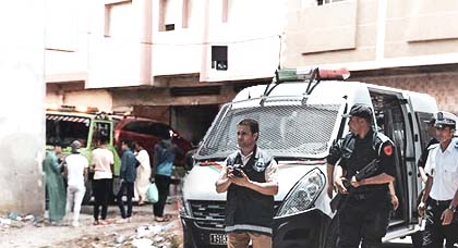 بالصور.. شرطة بني انصار تداهم منزلاً وتعتقل شقيقين بحوزتهما كمية مهمة من الكوكايين ومبالغ مالية بالصور.. شرطة بني انصار تداهم منزلاً وتعتقل شقيقين بحوزتهما كمية مهمة من الكوكايين ومبالغ مالية