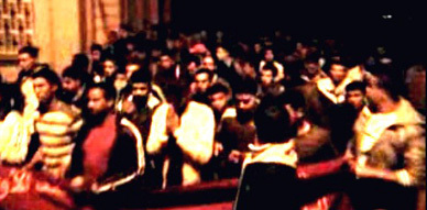 مسيرة شعبية ببني بوعياش احتجاجا على ما سماه المحتجون بـ "عسكرة المدينة" مسيرة شعبية ببني بوعياش احتجاجا على ما سماه المحتجون بـ "عسكرة المدينة"