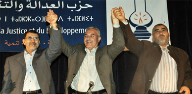 سعد الدين العثماني يؤكد خلال لقاء تواصلي بالناظور على أن انتخابات 25 نونبر المقبلة فرصة مواتية للقطع مع الفساد والاستبداد سعد الدين العثماني يؤكد خلال لقاء تواصلي بالناظور على أن انتخابات 25 نونبر المقبلة فرصة مواتية للقطع مع الفساد والاستبداد