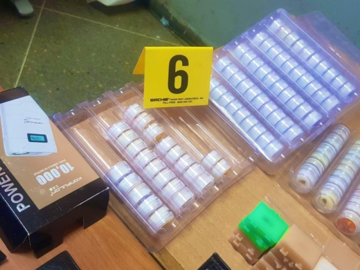 بالصور.. حجز معدات إلكترونية متطورة تستعمل في الغش وتوقيف شخصين بالصور.. حجز معدات إلكترونية متطورة تستعمل في الغش وتوقيف شخصين