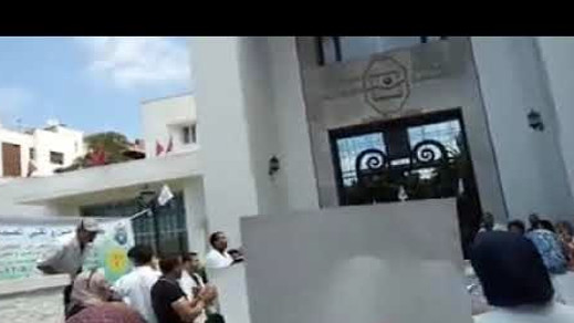 شركات النظارات تحشد الطلبة وعائلاتهم للإحتجاج دفاعا عن نظاراتيي التقسيط شركات النظارات تحشد الطلبة وعائلاتهم للإحتجاج دفاعا عن نظاراتيي التقسيط