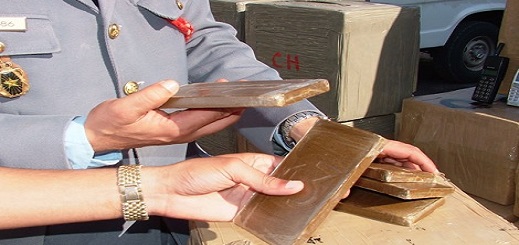 حجز سيارة بعد العثور بداخلها على كمية من الكوكايين والشيرا وتوقيف سائقها نواحي الحسيمة حجز سيارة بعد العثور بداخلها على كمية من الكوكايين والشيرا وتوقيف سائقها نواحي الحسيمة