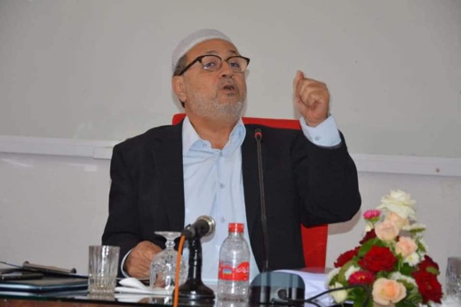 ابن تمسمان الباحث منعيم أمشاوي ينال شهادة الدكتوراه في القانون العام والعلوم السياسية ابن تمسمان الباحث منعيم أمشاوي ينال شهادة الدكتوراه في القانون العام والعلوم السياسية