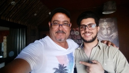 الفنان الريفي "علي أجواو" في حوار شيّق مع ناظورسيتي: هكذا بكى معلمي وأنا أُجوِّد القرآن في المسيد الفنان الريفي "علي أجواو" في حوار شيّق مع ناظورسيتي: هكذا بكى معلمي وأنا أُجوِّد القرآن في المسيد