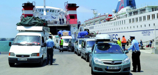 انخفاض عدد السيارات السياحية المعشرة عبر مراكز الجمارك بجهة الشرق 