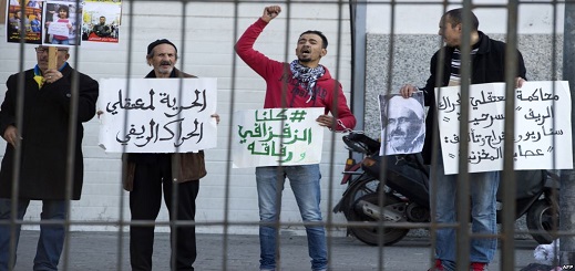 عائلات معتقلي حراك الريف تتهم إدارة السجن برفض علاج معتقلين وتنبه لوضعهما الصحي الخطير عائلات معتقلي حراك الريف تتهم إدارة السجن برفض علاج معتقلين وتنبه لوضعهما الصحي الخطير