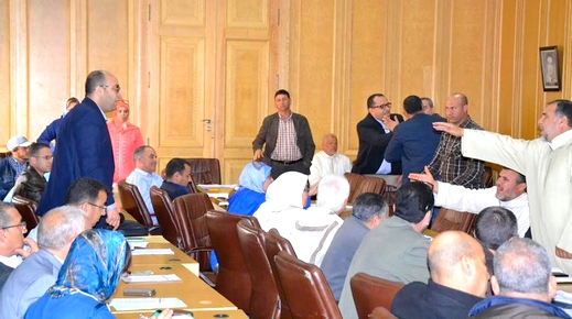 فريق حزب "البام" بمجلس جماعة وجدة يخرج ببلاغ للرأي العام حول مستجدات المجلس ويفند الإشاعات الموجهة للتنظيم فريق حزب "البام" بمجلس جماعة وجدة يخرج ببلاغ للرأي العام حول مستجدات المجلس ويفند الإشاعات الموجهة للتنظيم
