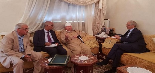 المقاوم الوطني "آيت إيدر" يسلم وثائق تاريخية حول أحداث الريف إلى حزب الاستقلال المقاوم الوطني "آيت إيدر" يسلم وثائق تاريخية حول أحداث الريف إلى حزب الاستقلال