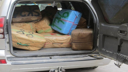 ضبط 20 كلغ من مخدر الشيرا على شكل صفائح داخل سيارة مواطن مغربي