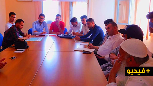 مائدة مستديرة لمناقشة المشاكل التي يعاني منها الطلبة بجماعة أمجاو مائدة مستديرة لمناقشة المشاكل التي يعاني منها الطلبة بجماعة أمجاو