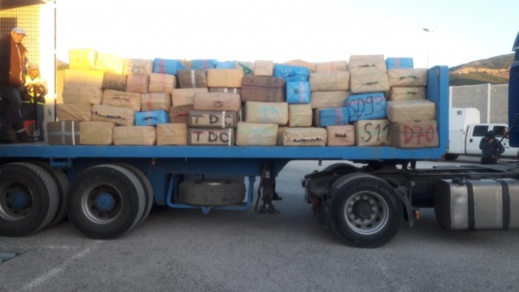 شرطة ميناء المتوسط تجهض عملية لتهريب خمسة أطنان و540 كيلوغراما من الشيرا شرطة ميناء المتوسط تجهض عملية لتهريب خمسة أطنان و540 كيلوغراما من الشيرا