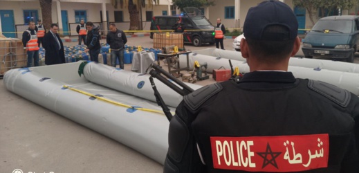 الشرطة القضائية بالناظور تفكك ورشة لصناعة قوارب الهجرة السرية الشرطة القضائية بالناظور تفكك ورشة لصناعة قوارب الهجرة السرية