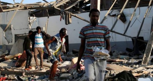 إصابة تسعة مغاربة قي القصف الذي طال مركزا للهجرة غير النظامية بليبيا إصابة تسعة مغاربة قي القصف الذي طال مركزا للهجرة غير النظامية بليبيا