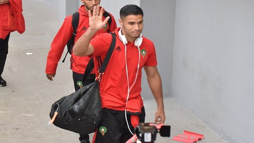 الحارس المحمدي يعود الى الناظور بعد اقصاء المنتخب وأغلبية اللاعبين سافروا الى أوروبا الحارس المحمدي يعود الى الناظور بعد اقصاء المنتخب وأغلبية اللاعبين سافروا الى أوروبا