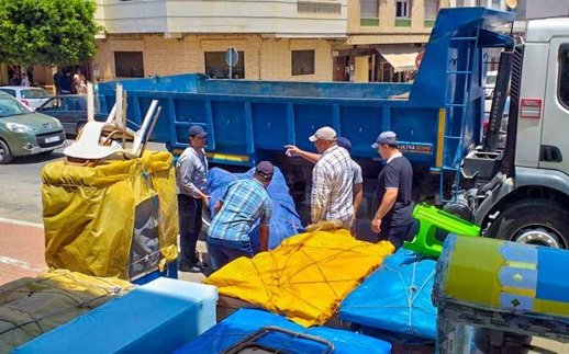 بالصور.. سلطات الحسيمة تشن حربا على الفراشة والباعة من محتلي الأملاك العامة بالصور.. سلطات الحسيمة تشن حربا على الفراشة والباعة من محتلي الأملاك العامة