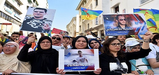 مصادر وطنية: هناك مساع لإتمام لائحة جديدة للعفو على عدد من معتقلي الحراك وضمنهم وجوه بارزة مصادر وطنية: هناك مساع لإتمام لائحة جديدة للعفو على عدد من معتقلي الحراك وضمنهم وجوه بارزة