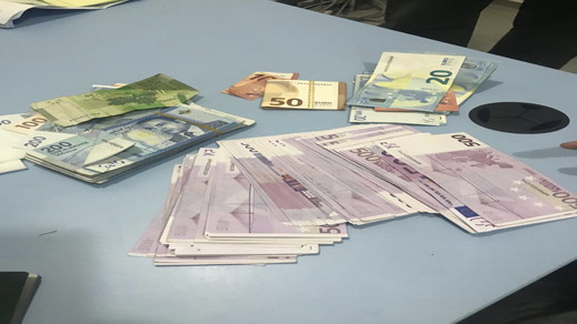 جمارك بني أنصار تحجز أزيد من 84 ألف أورو جمارك بني أنصار تحجز أزيد من 84 ألف أورو