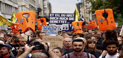 الألآف من الألمان يتظاهرون في برلين وهامبورغ تأييدا لمنظمات إنقاذ المهاجرين من مياه البحر المتوسط