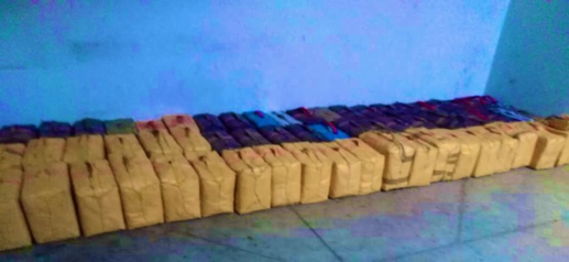 أمن ميناء المتوسط يحبط تهريب 27 طنا من الحشيش أمن ميناء المتوسط يحبط تهريب 27 طنا من الحشيش