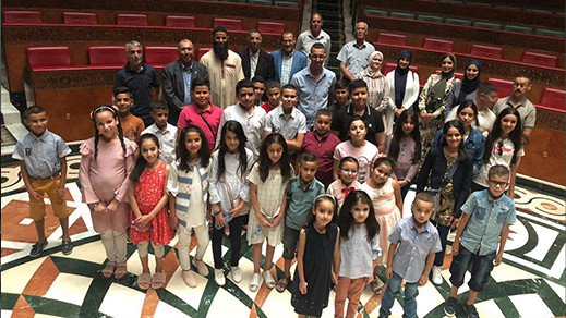 حوليش ينقل تلاميذ مدرسة أخندوق بالناظور إلى قبة البرلمان حوليش ينقل تلاميذ مدرسة أخندوق بالناظور إلى قبة البرلمان