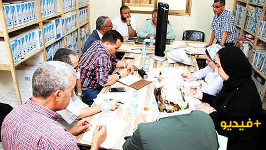 مؤسسة التعاون تفتح الأظرفة المالية الخاصة بالشركات المرشحة لتدبير قطاع النفايات بمدينة الناظور مؤسسة التعاون تفتح الأظرفة المالية الخاصة بالشركات المرشحة لتدبير قطاع النفايات بمدينة الناظور
