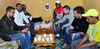 تضامن واسع مع قضية محمد سليمان وفعاليات ناظورية تقيم بمدينة إيسن الألمانية تقدم مساعدات لأسرة الضحية تضامن واسع مع قضية محمد سليمان وفعاليات ناظورية تقيم بمدينة إيسن الألمانية تقدم مساعدات لأسرة الضحية