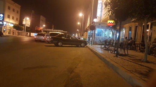 ساكنة سلوان ممنوعة من استعمال رصيف شارع محمد الخامس ساكنة سلوان ممنوعة من استعمال رصيف شارع محمد الخامس