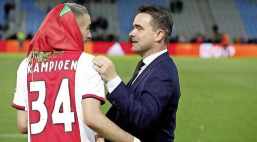 المدير التقني لأياكس أمستردام: نصحت آرسنال ببيع أوزيل والتعاقد مع زياش المدير التقني لأياكس أمستردام: نصحت آرسنال ببيع أوزيل والتعاقد مع زياش