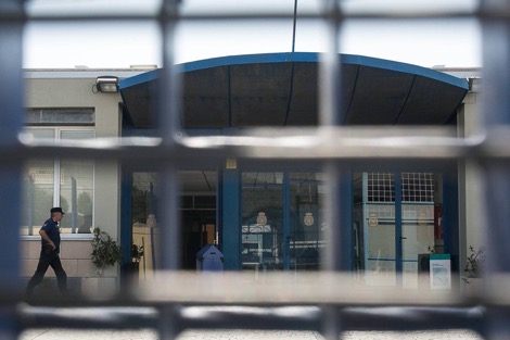 انتحار شاب مغربي بطريقة ماساوية داخل مركز للإيواء باسبانيا انتحار شاب مغربي بطريقة ماساوية داخل مركز للإيواء باسبانيا