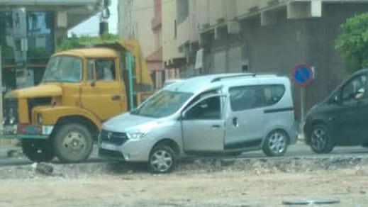 عشوائية الأشغال العمومية بالعروي تتسبب في خسائر مادية لسيارة مدنية عشوائية الأشغال العمومية بالعروي تتسبب في خسائر مادية لسيارة مدنية