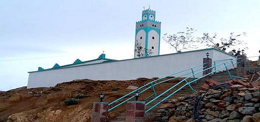 بناء مسجد ضواحي الحسيمة يجر مواطنا مقيما بالخارج الى القضاء بناء مسجد ضواحي الحسيمة يجر مواطنا مقيما بالخارج الى القضاء