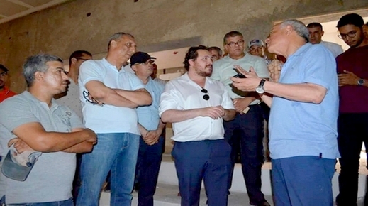 الوالي مهيدية يستنفر المسؤولين لتفقد مشاريع منارة المتوسط بالتزامن مع تواجد الملك بالحسيمة الوالي مهيدية يستنفر المسؤولين لتفقد مشاريع منارة المتوسط بالتزامن مع تواجد الملك بالحسيمة