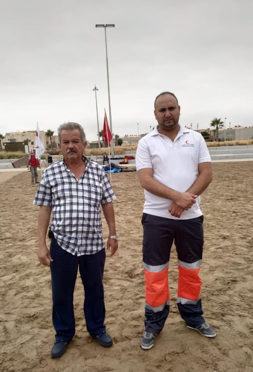 الهلال الأحمر يناور على الشاطئ الإصطناعي بأزيد من 100 مسعف ومسعفة الهلال الأحمر يناور على الشاطئ الإصطناعي بأزيد من 100 مسعف ومسعفة