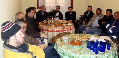حزب العدالة والتنمية يؤسس مكتبا محليا للحزب بقرية أركمان حزب العدالة والتنمية يؤسس مكتبا محليا للحزب بقرية أركمان